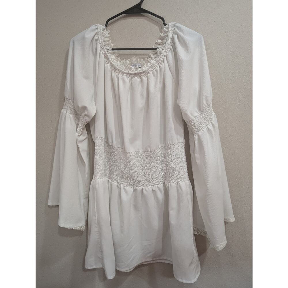 Pretty white peasant blouse w/mid-waist smocking by Meaveor size XL